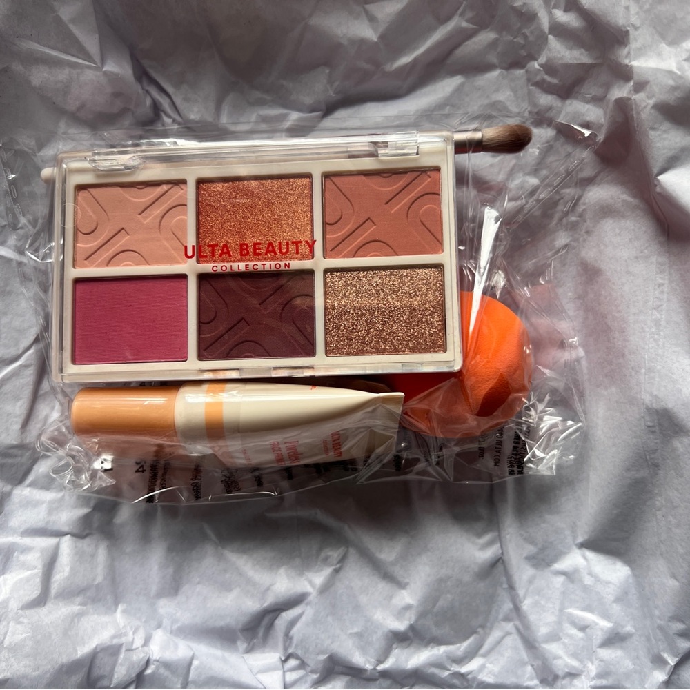 Unopened/unused 9 piece Ulta makeup set